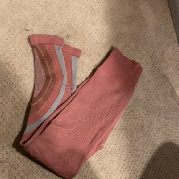 NEW🌺free people high rise 7/8 essence legging - Picture 5 of 16